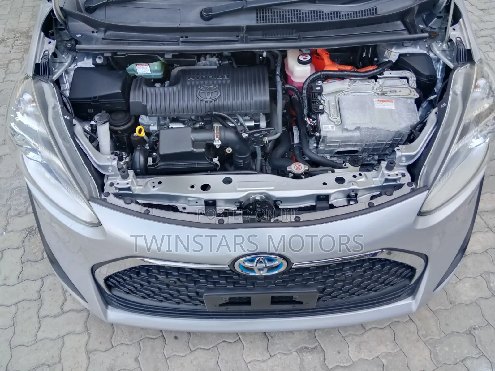 Toyota Sienta 1.5 Hybrid FWD (6-seater) 2019 Silver