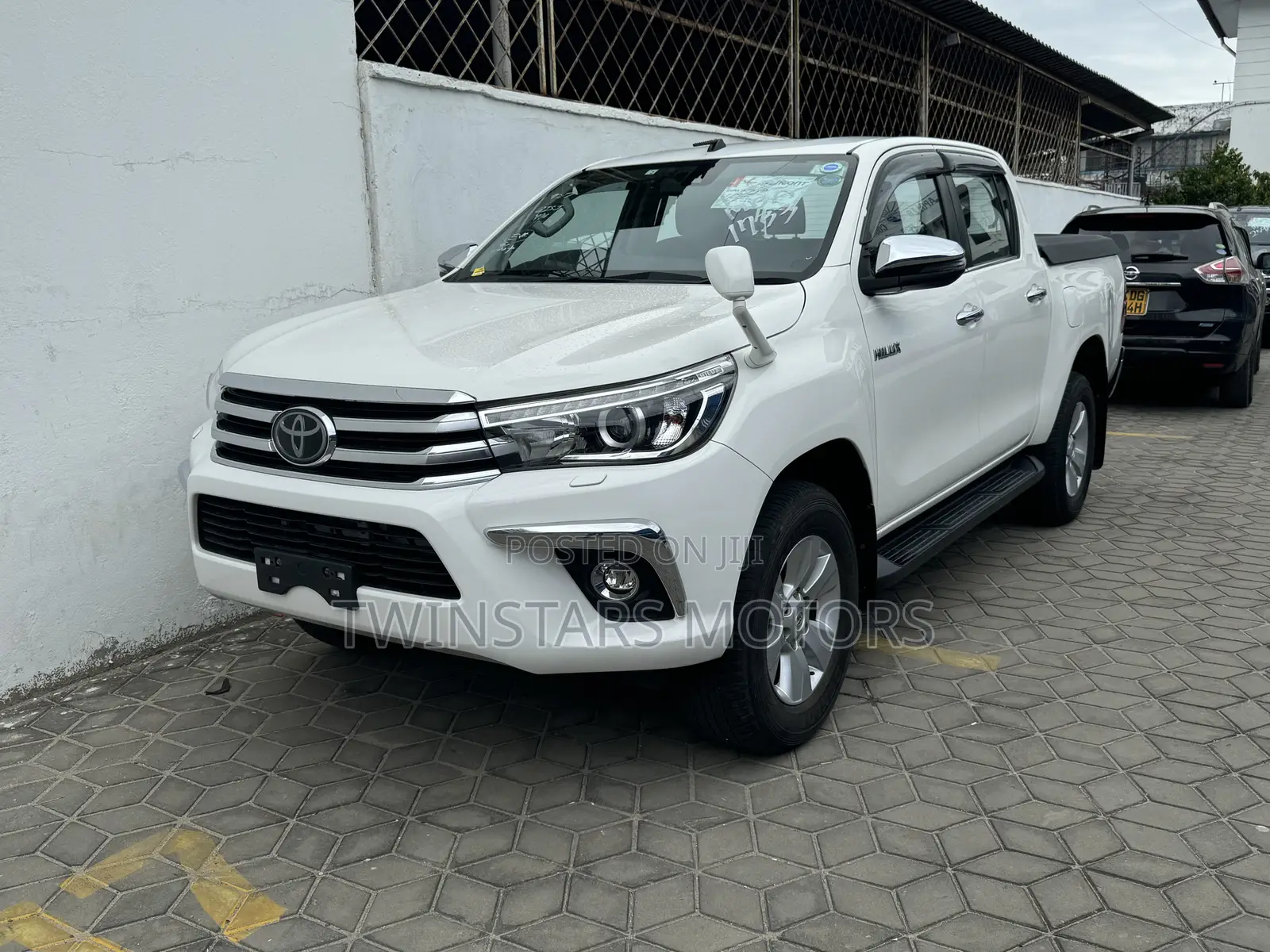 Toyota Hilux 2018 White