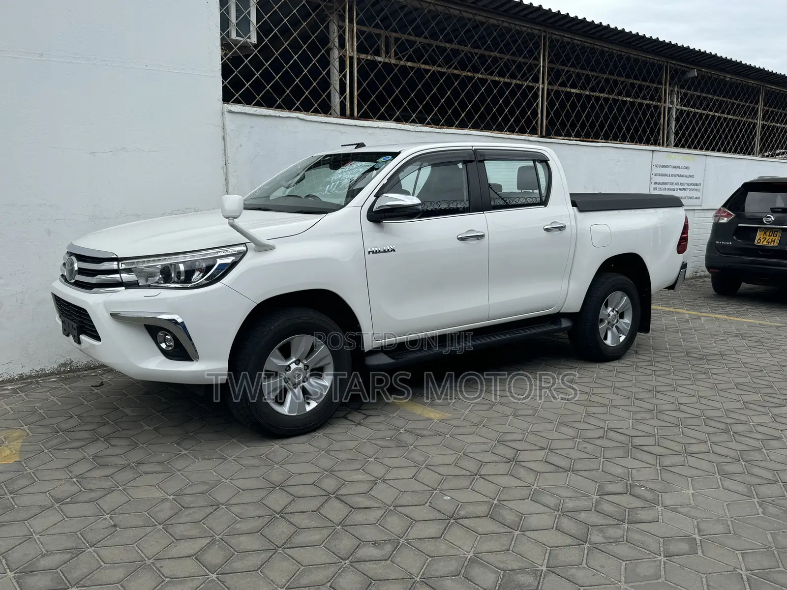 Toyota Hilux 2018 White