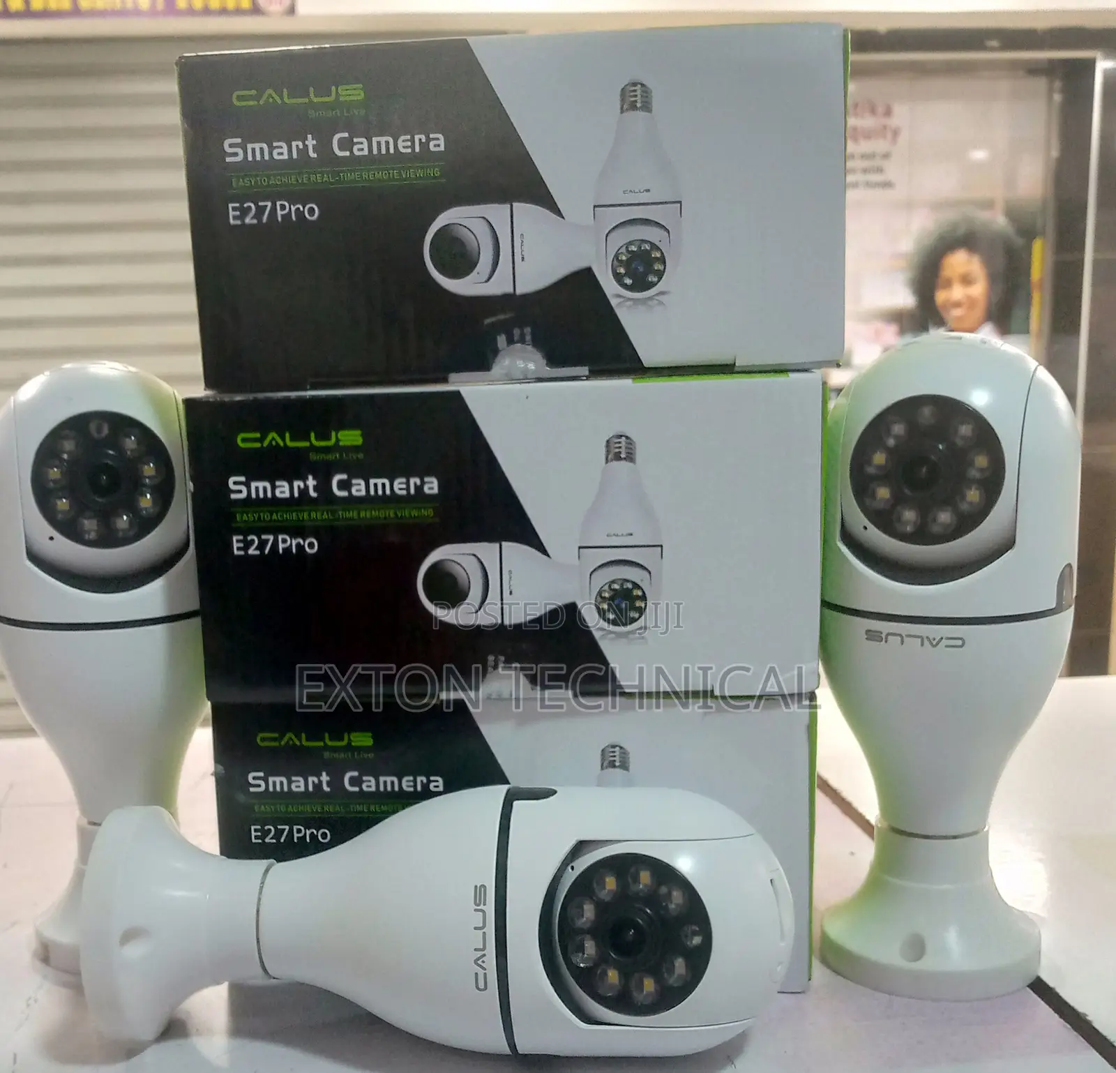 Auto Tracking PTZ Bulb Shape Wifi Camera 360 Degree Rotation