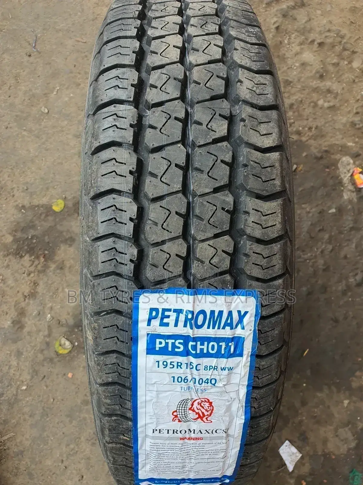 195 R15 Petromax Tyres (Commercial)