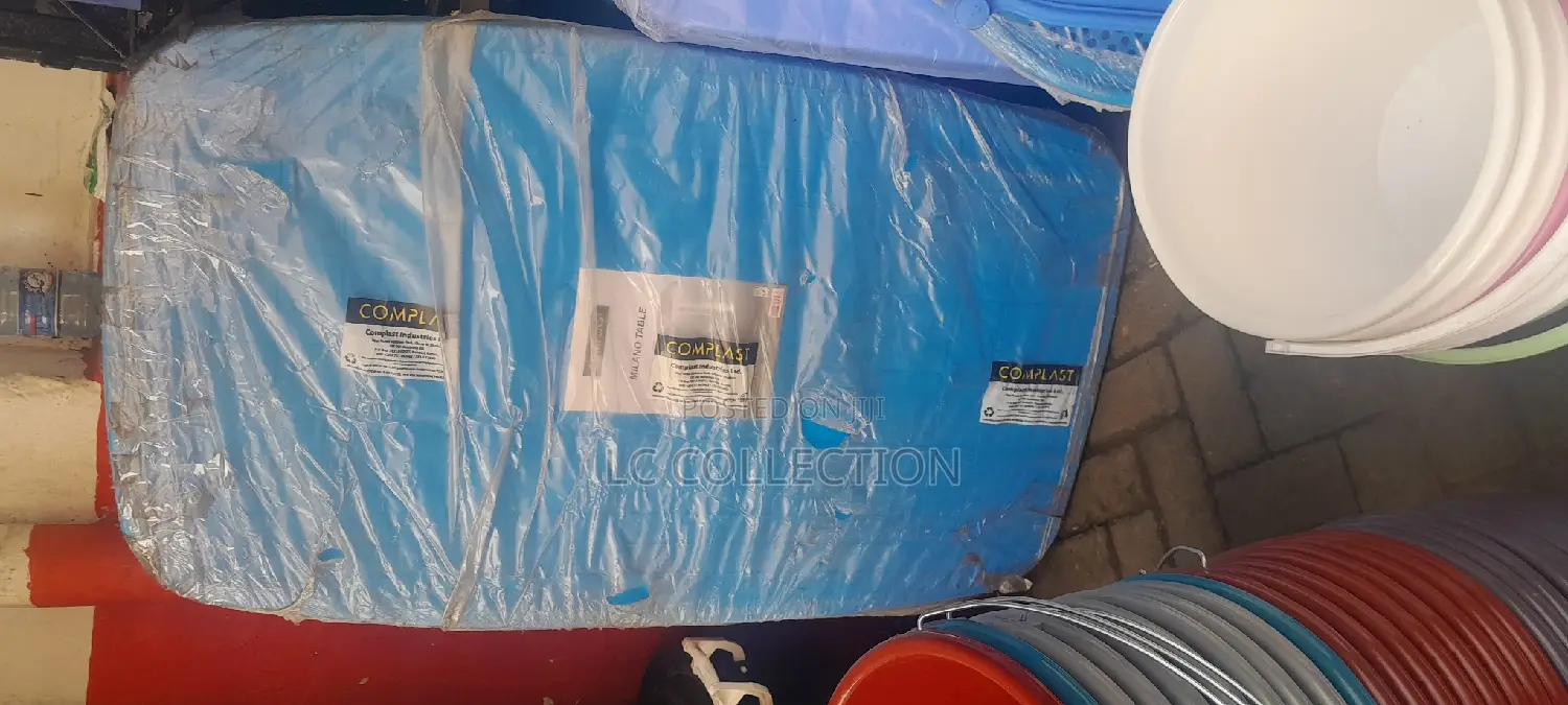 4 Seater Plastic Table