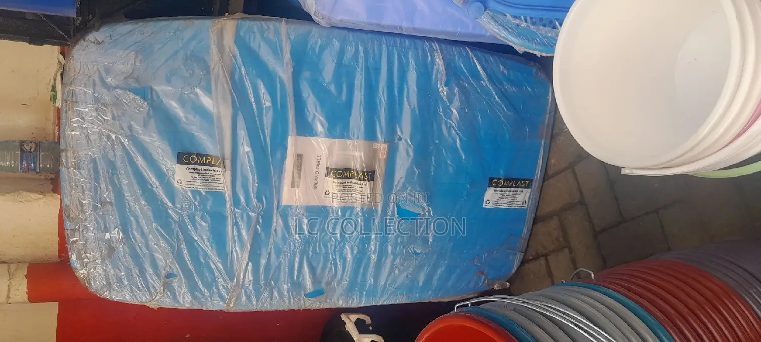 4 Seater Plastic Table