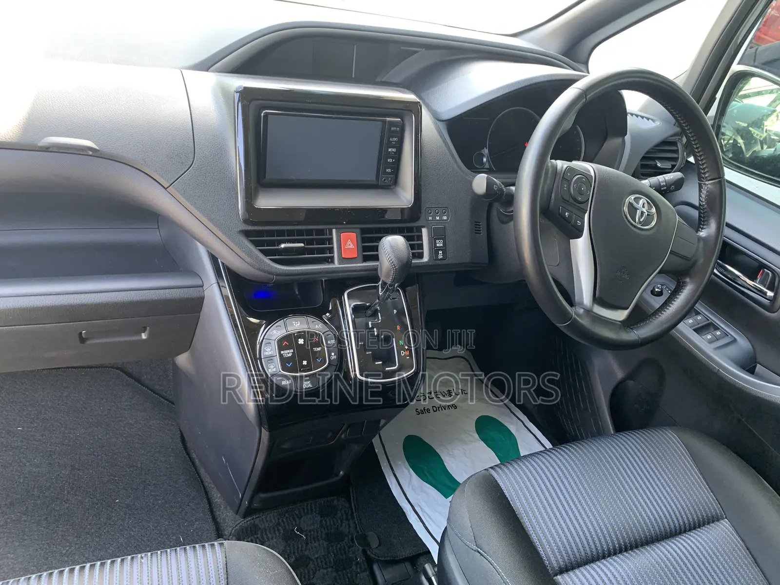 Toyota Voxy 2017 Gray