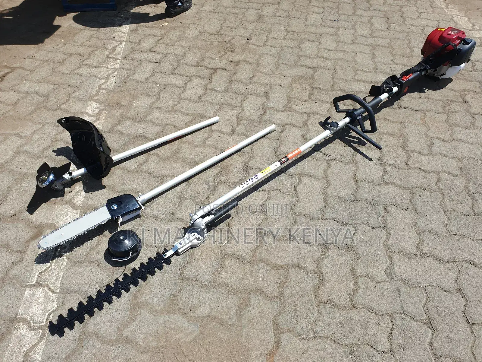 4 in 1 Polesaw Brushcutter With Hedge Trimmer.