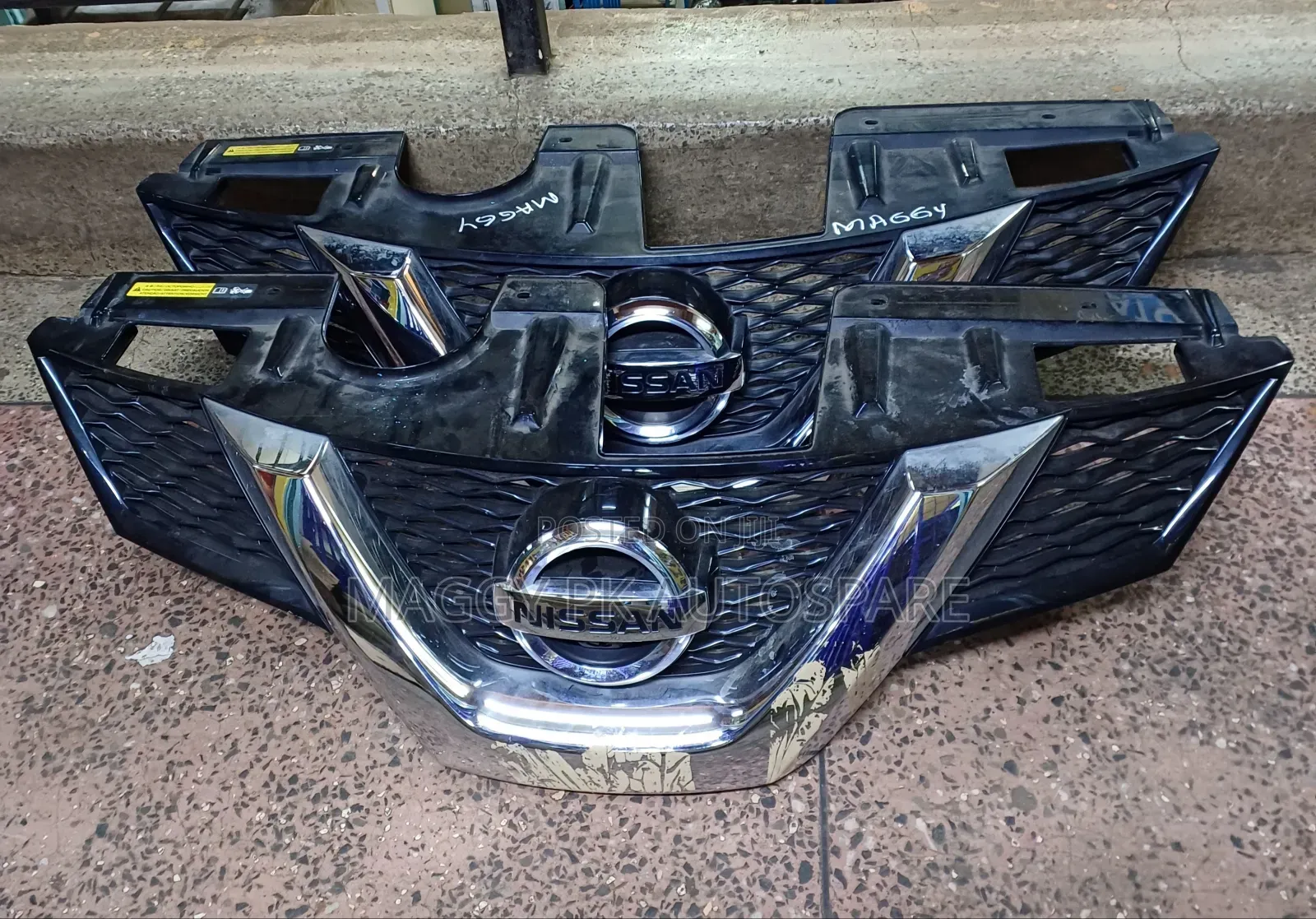 Nissan Extrail Nt32 Front Grill