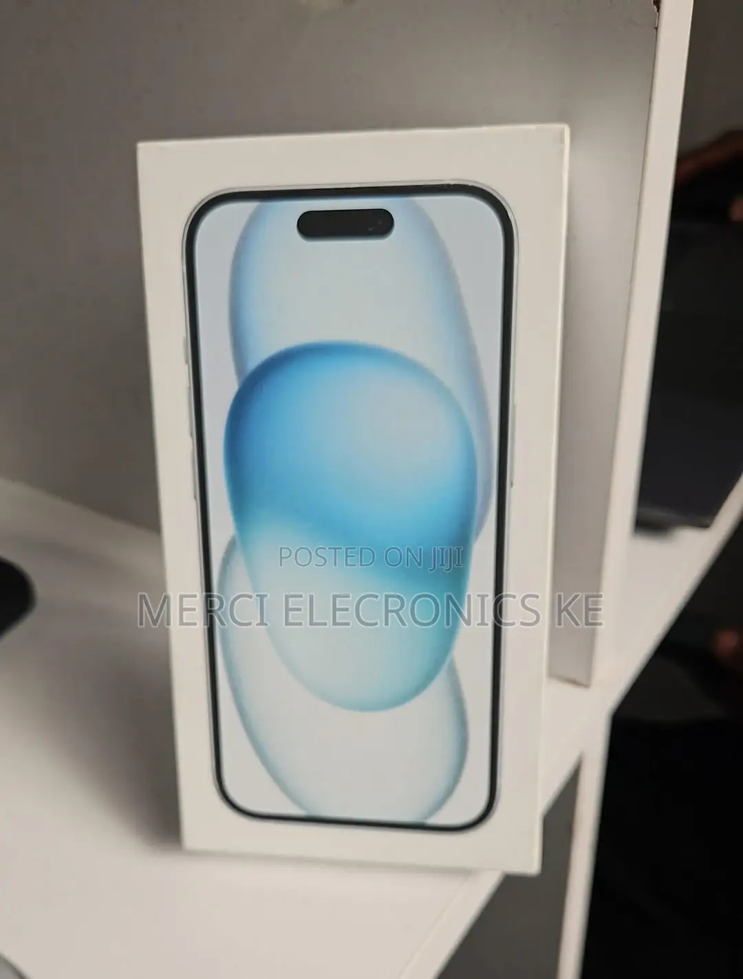 New Apple iPhone 15 256 GB Silver