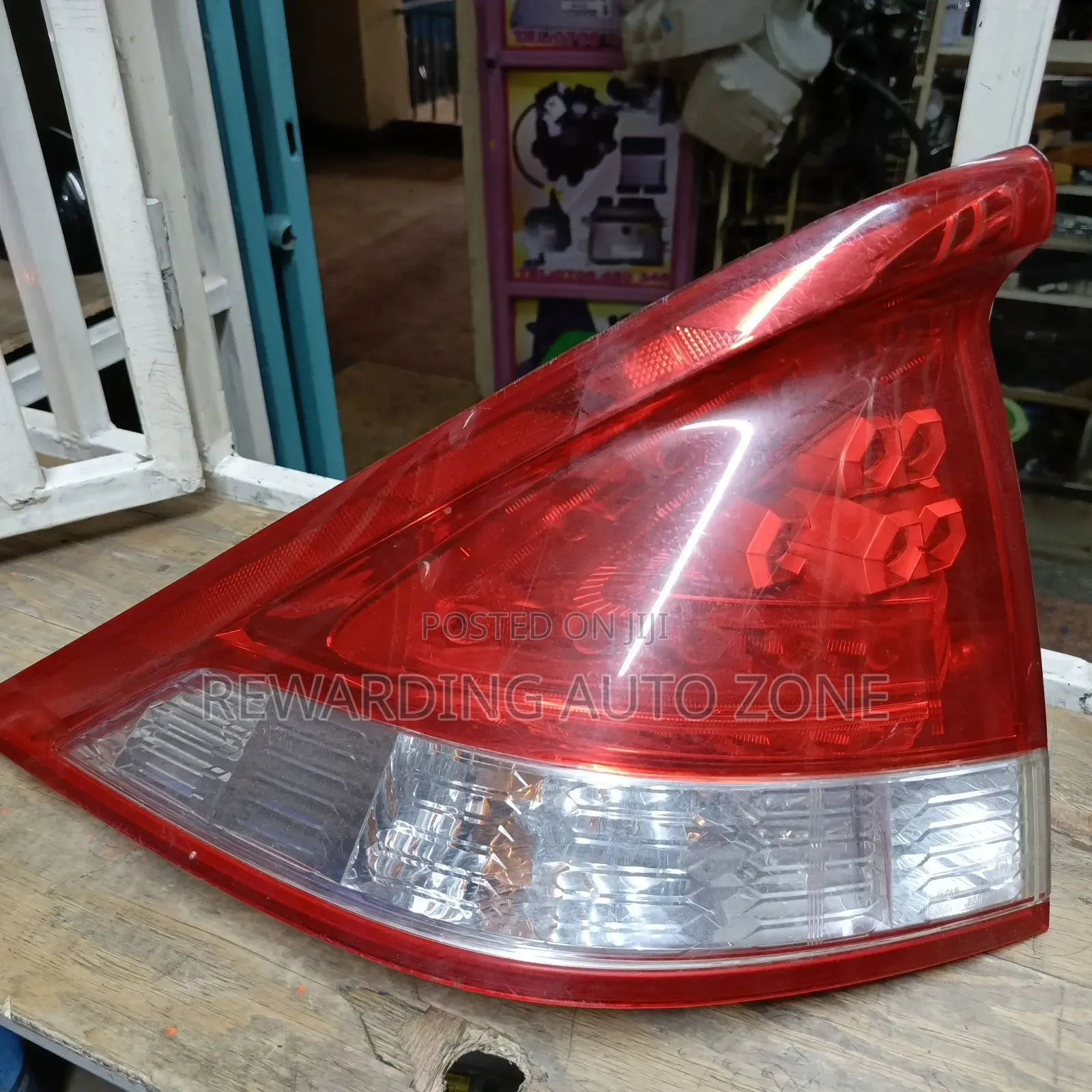 Honda Insight Backlight.