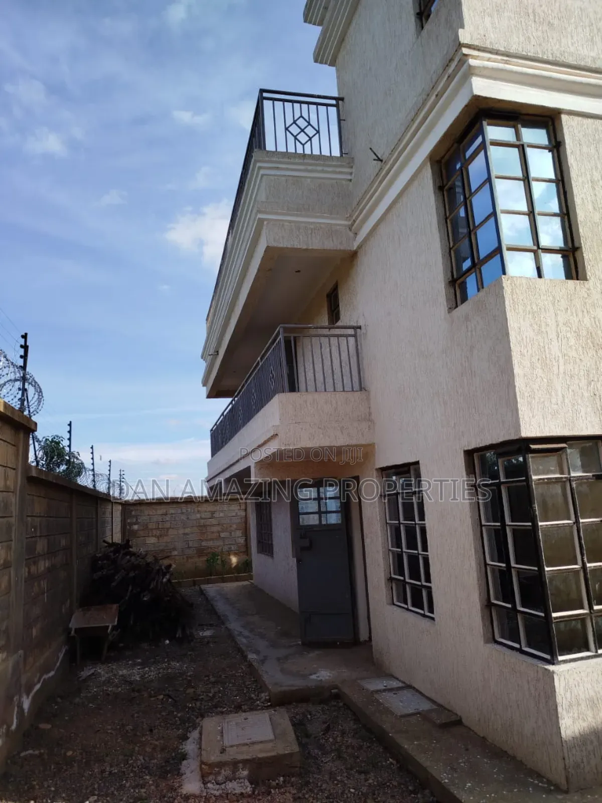 5bdrm Maisonette in Thogoto Rd Plus Dsq, Kikuyu for sale