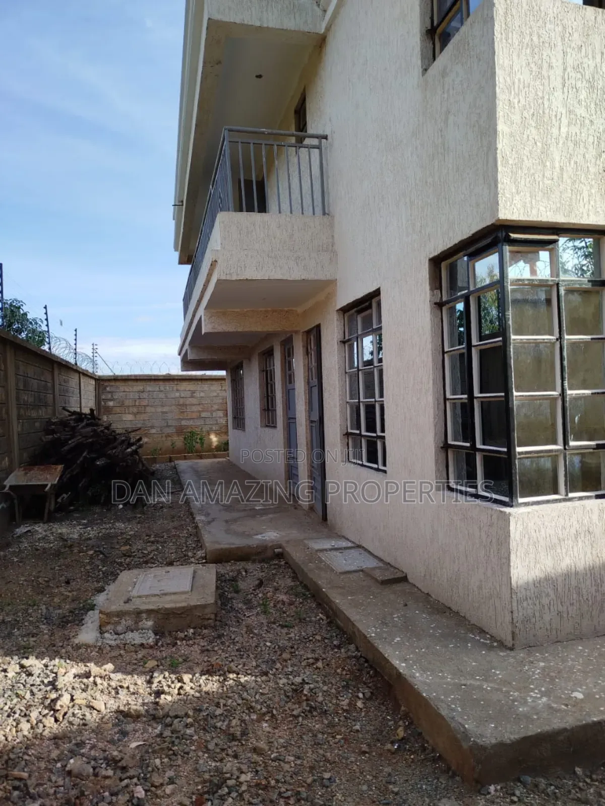 5bdrm Maisonette in Thogoto Rd Plus Dsq, Kikuyu for sale