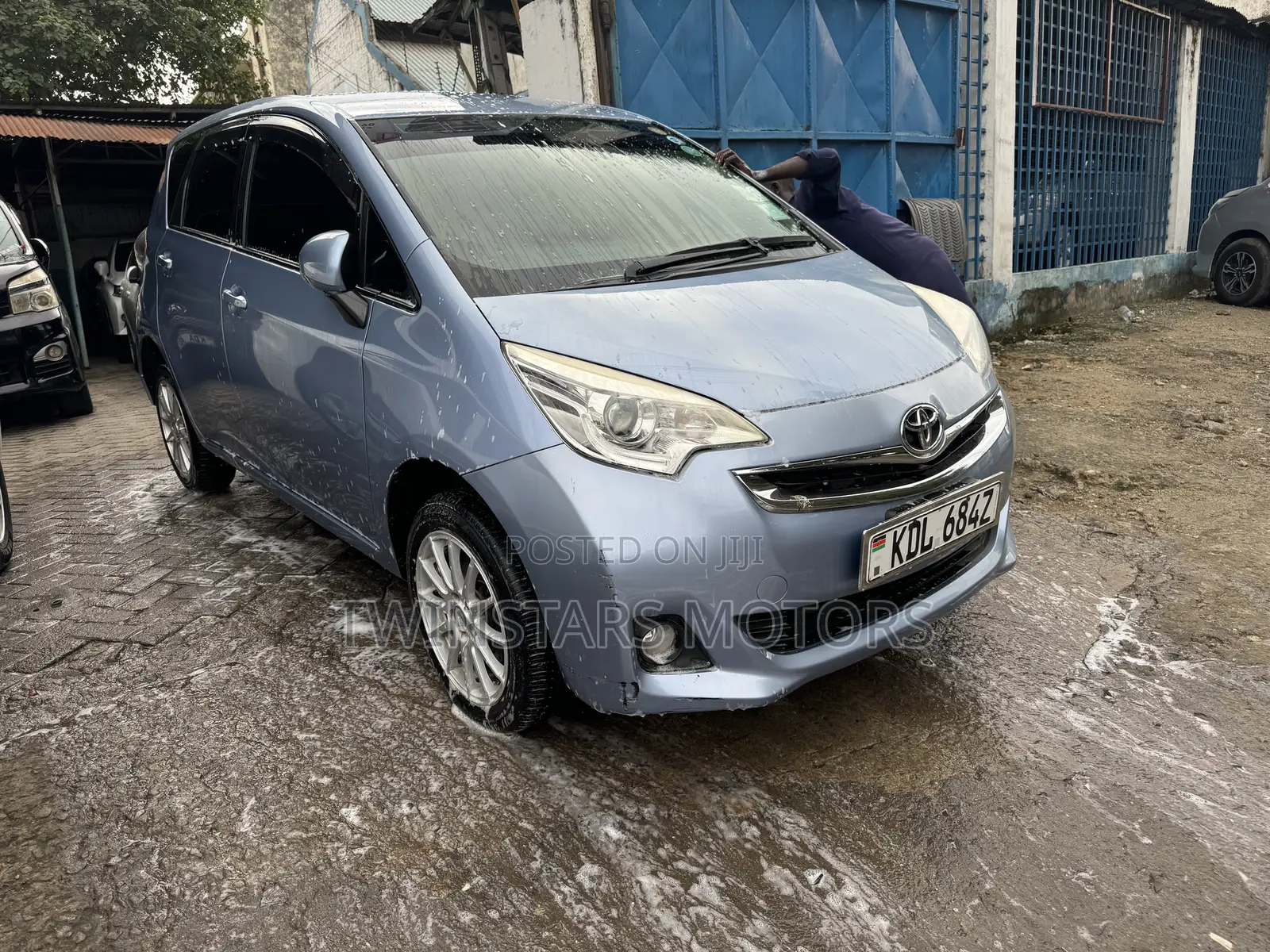 Toyota Ractis 1.5 FWD 2015 Blue
