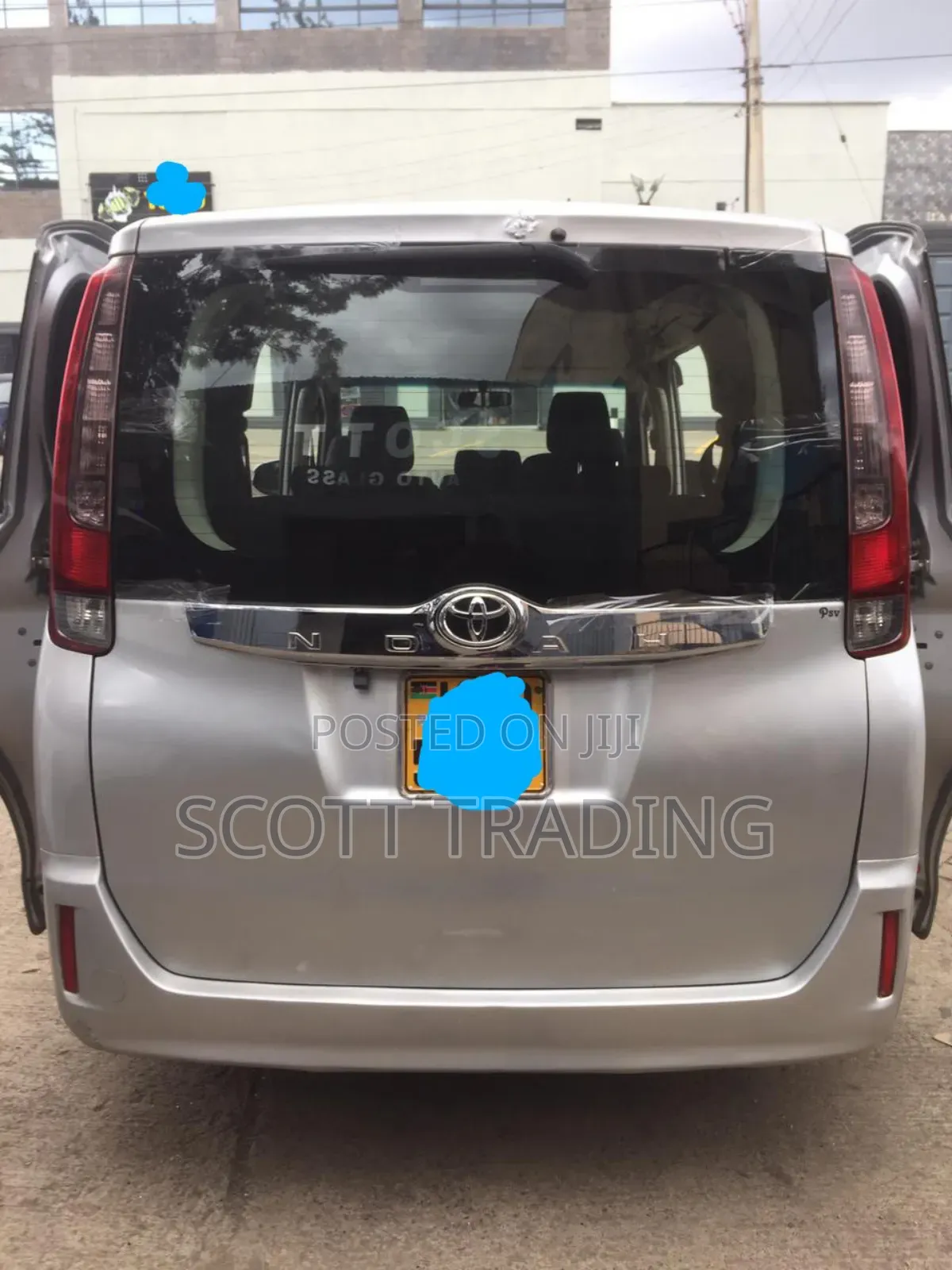 Toyota Noah Rear Windscreen