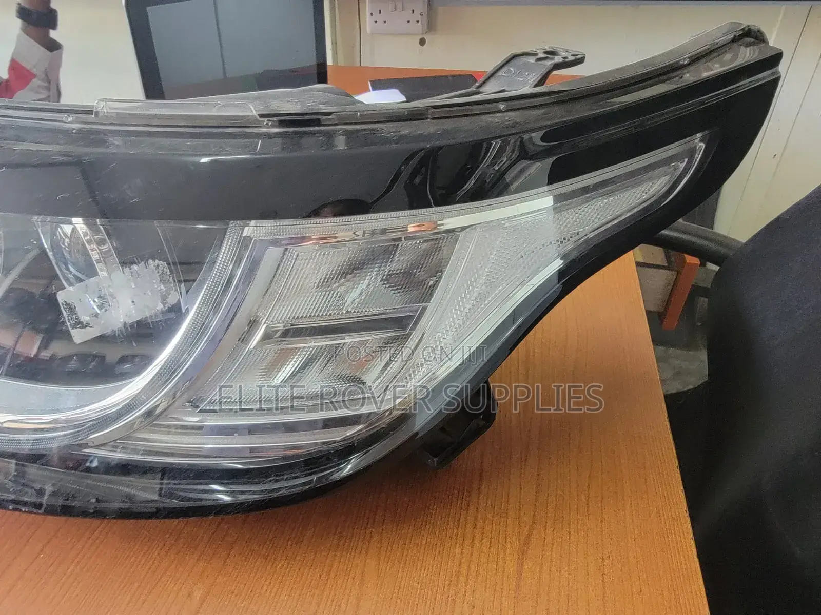 Range Rover Sport L494 Headlights