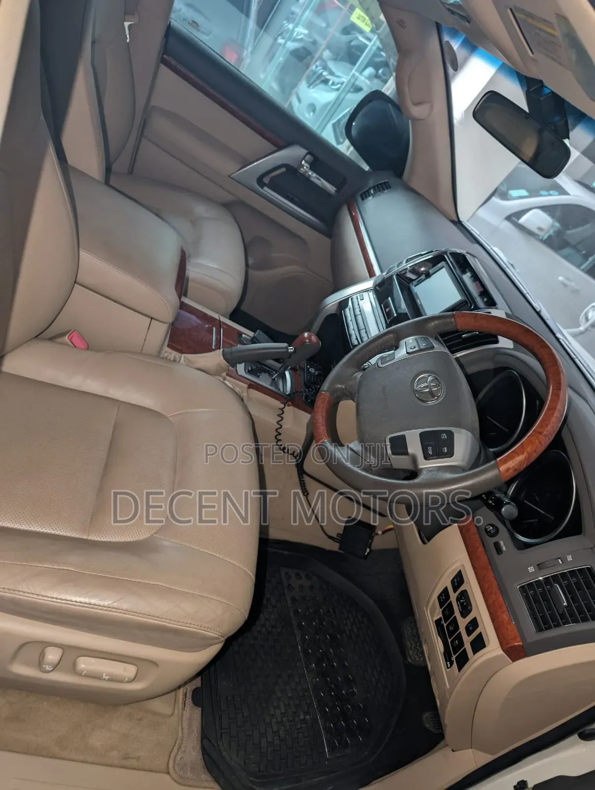 Toyota Land Cruiser 4.6 V8 ZX 2014 White
