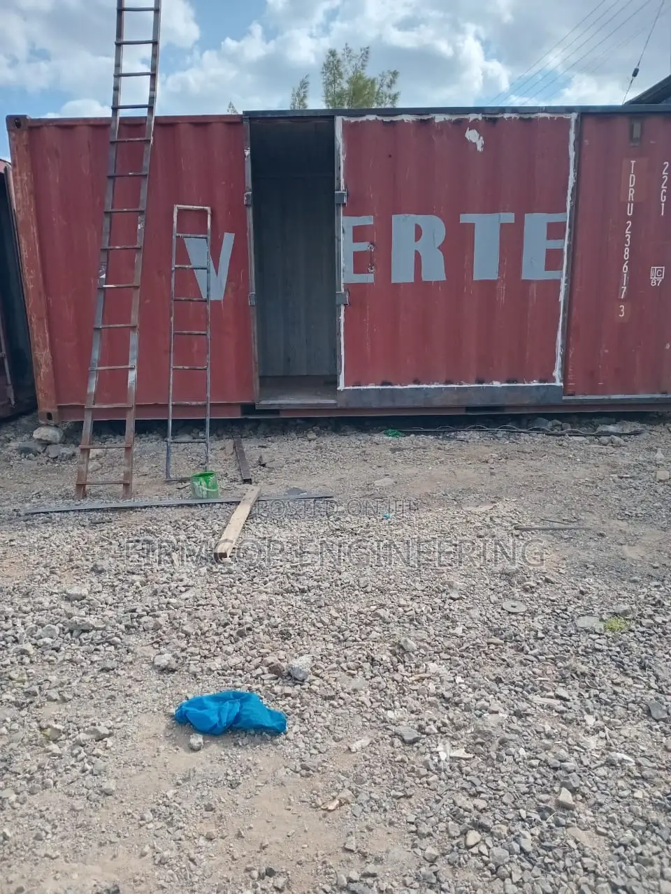 Ongoing Container Store With a Sliding Door