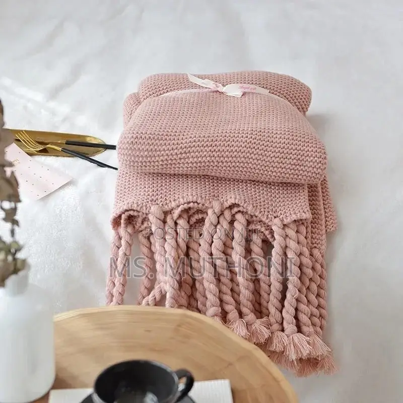 Quality Supper Soft Knitted Throw Blankets With Tassels