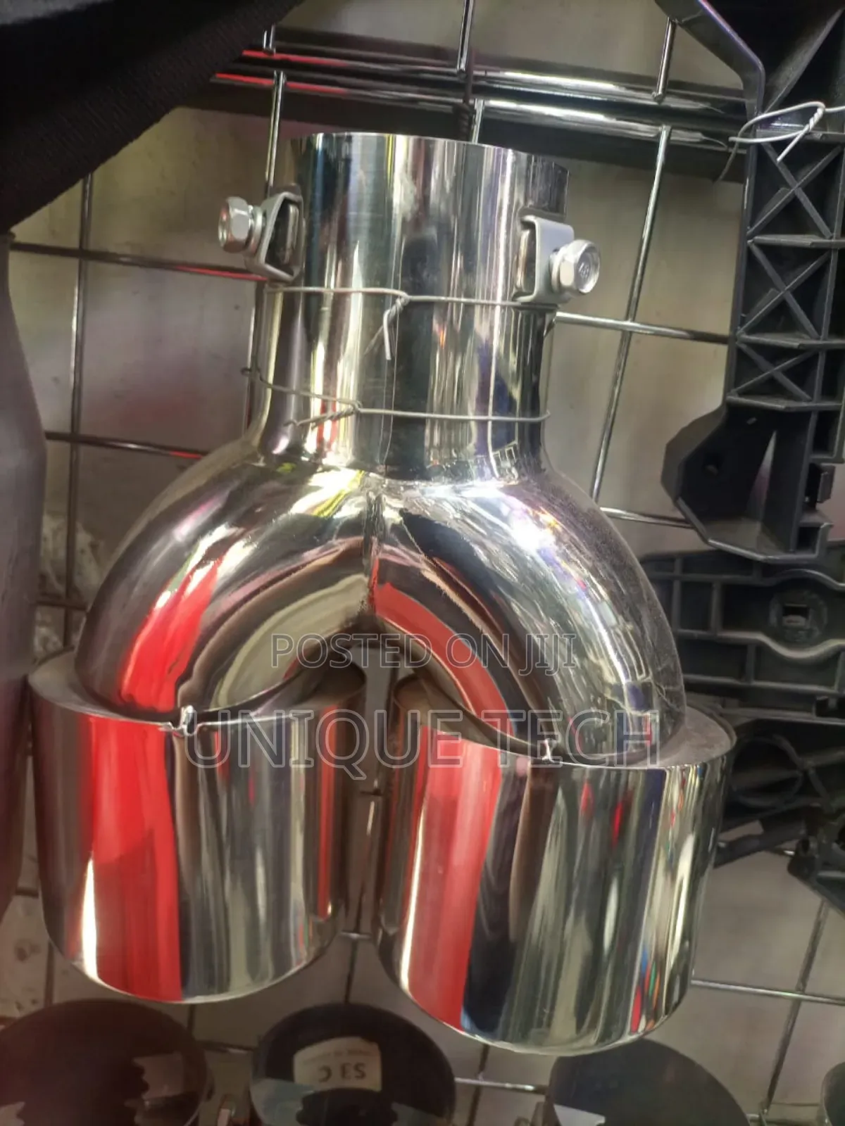 Twin Exhaust Tip Trim