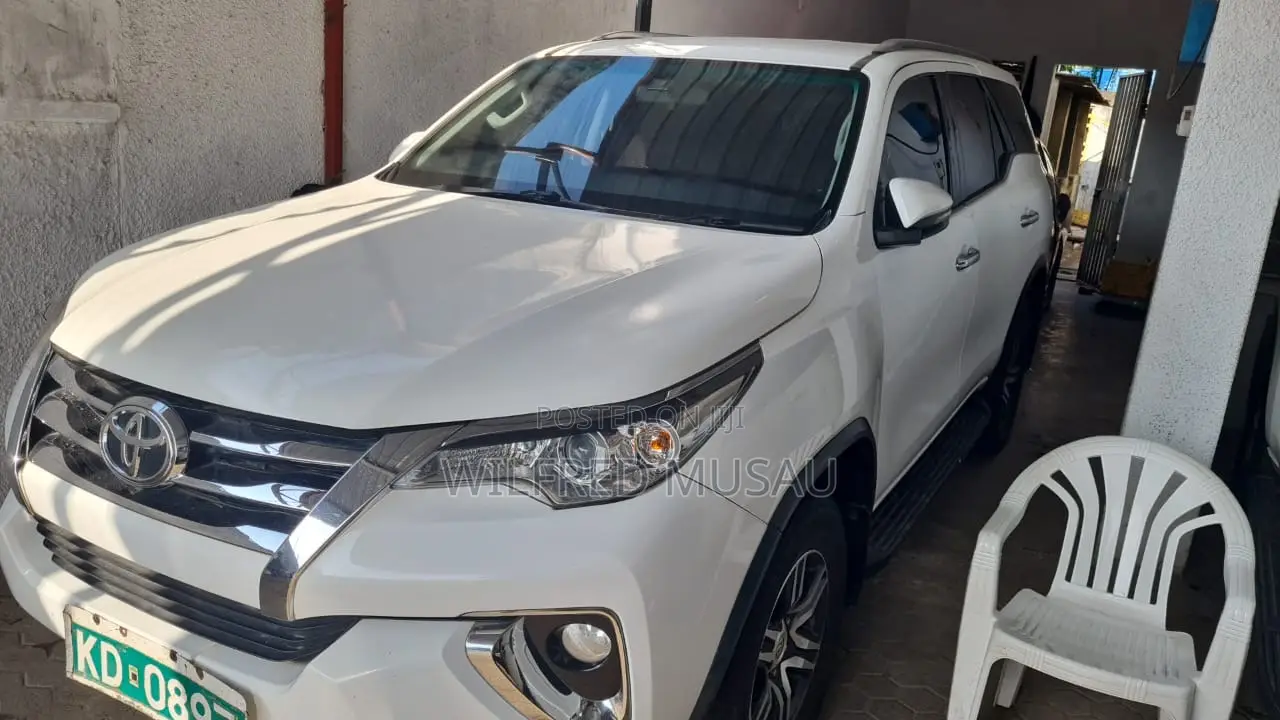 Toyota Fortuner 2018 White
