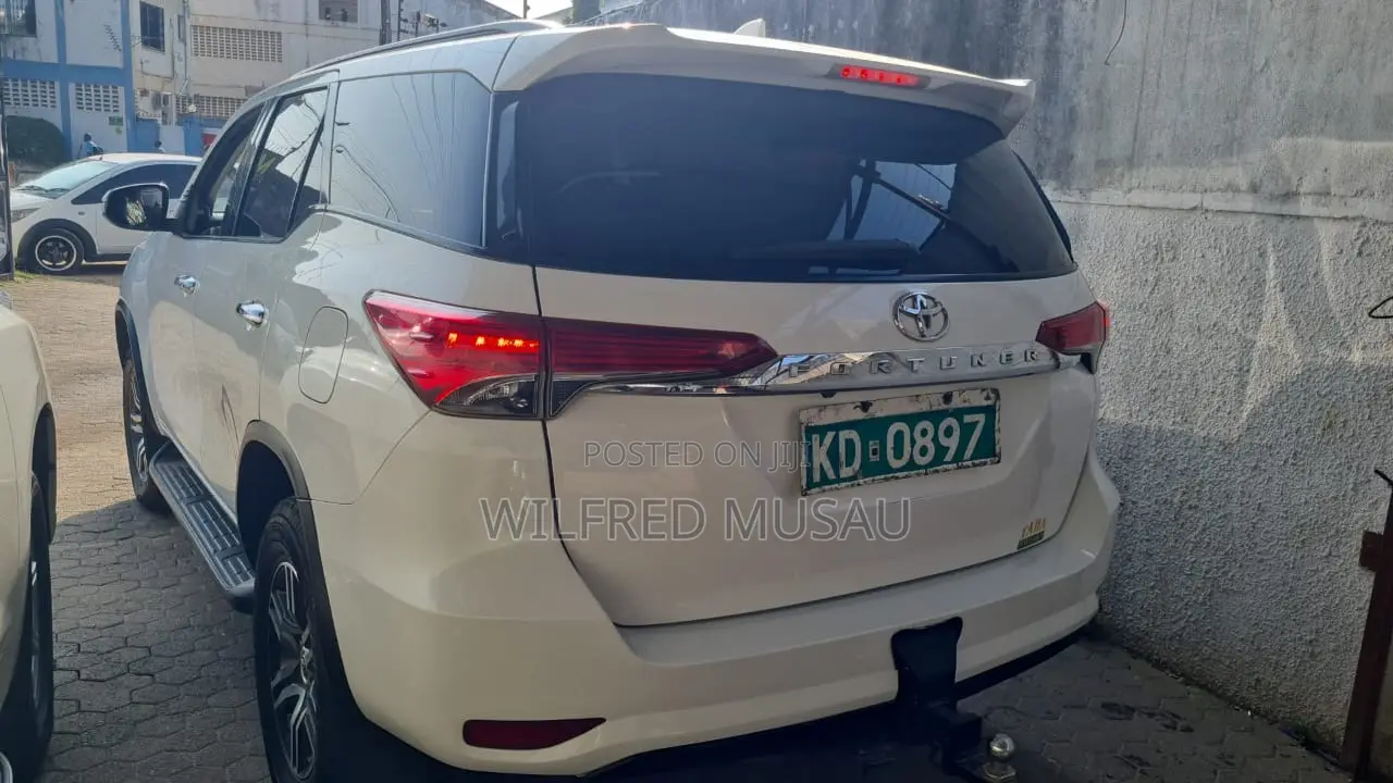 Toyota Fortuner 2018 White