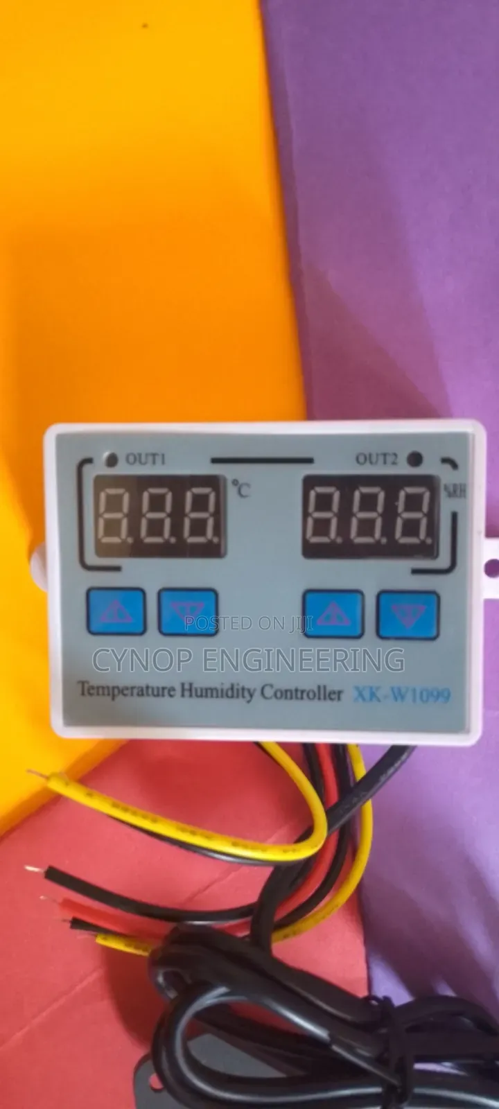 Thermostat for Homes With Hygrometer Control