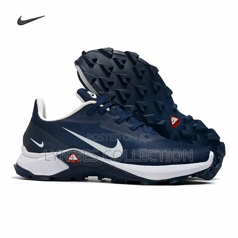 Nike ACG Sneakers