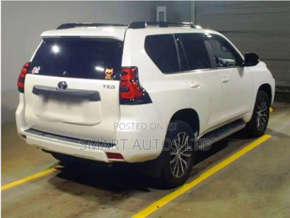 Toyota Land Cruiser Prado 2.8 2018 White