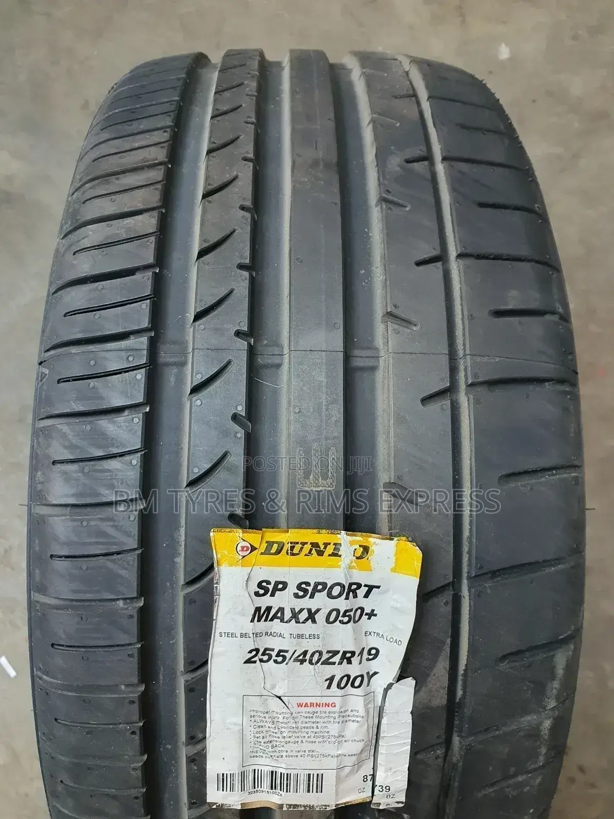 255 /40 R19 Dunlop Japan.