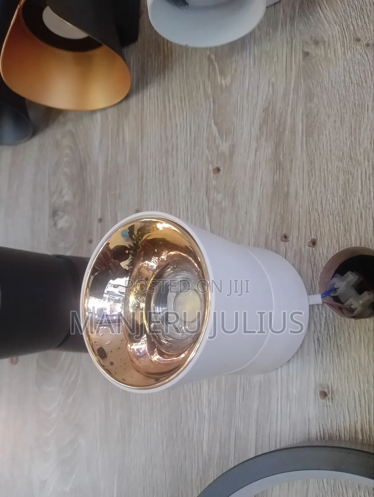 Tiltable Surface Down Lighter