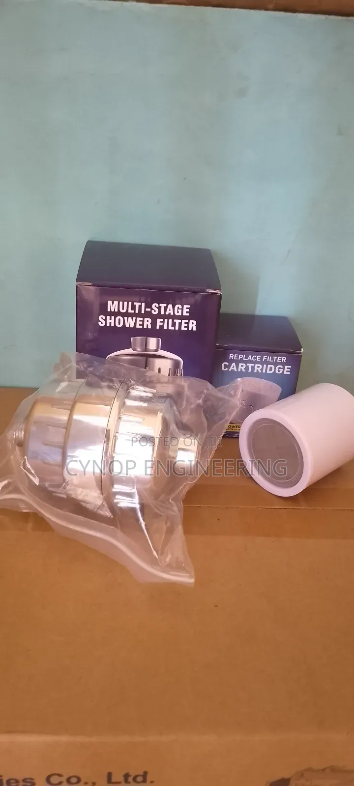 Shower Filter Removes Scale and Impurities