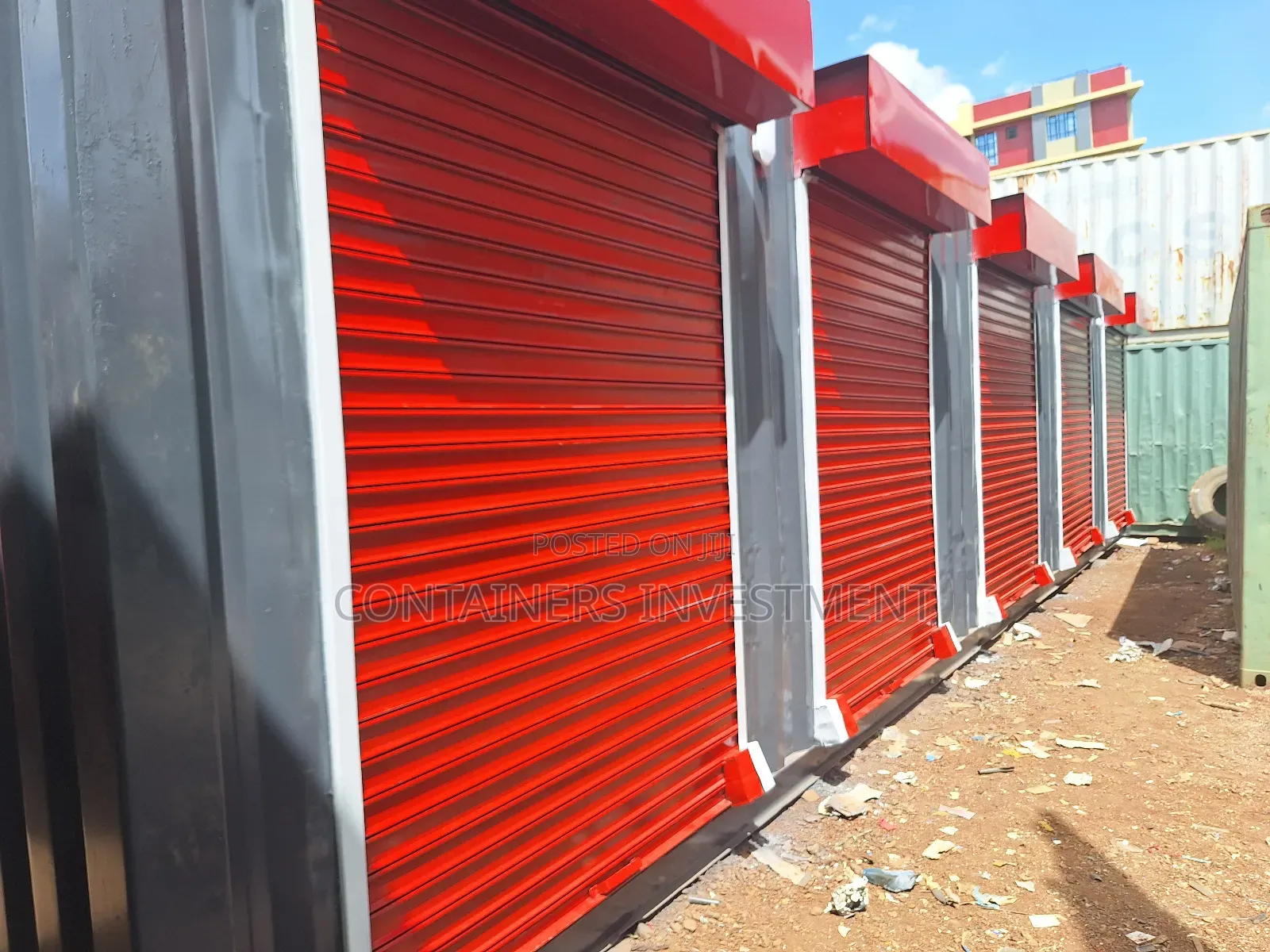 Used Containers Into Contrainer Stalls