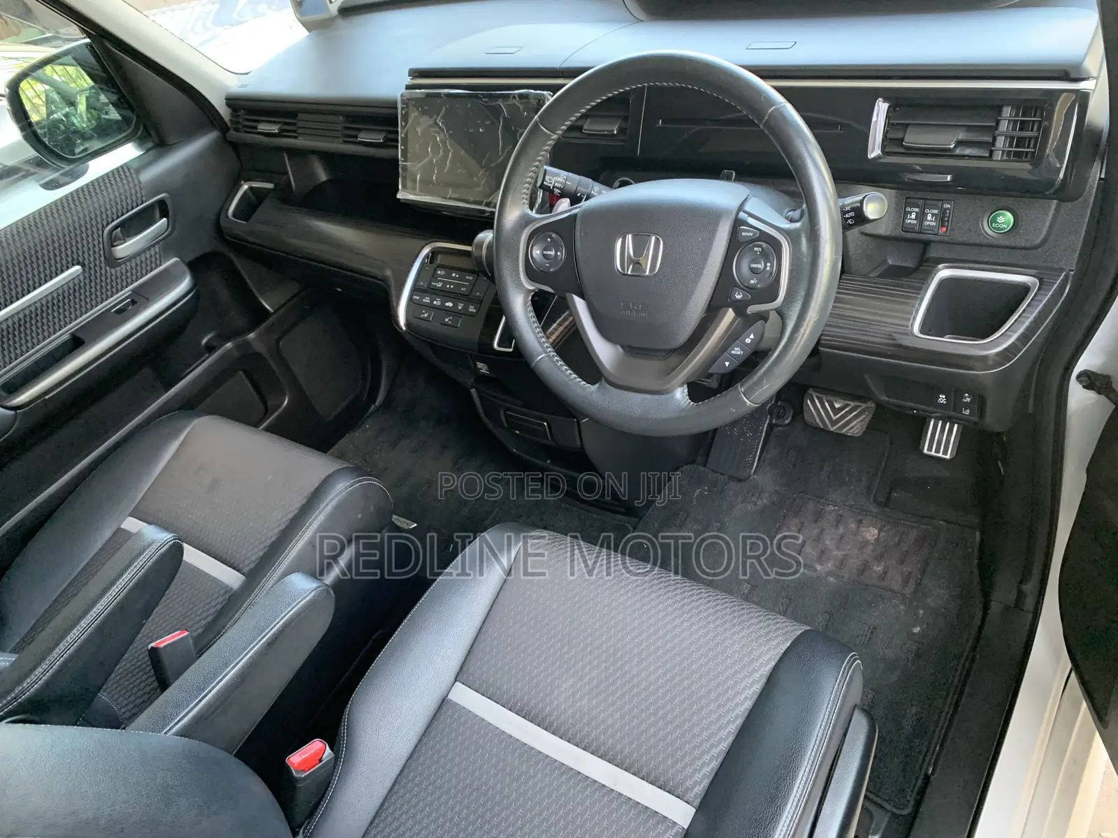 Honda Stepwgn 2017 White