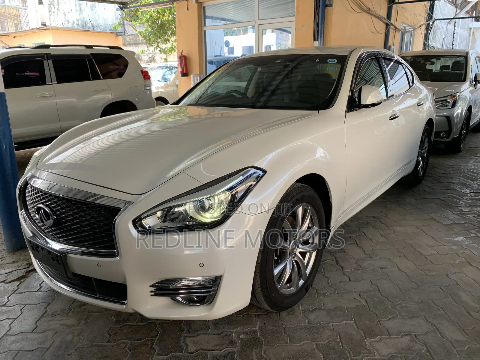 Nissan Fuga 2017 White