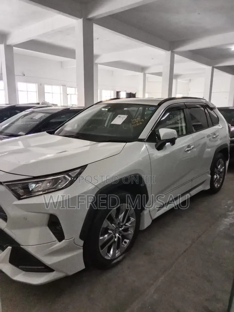 Toyota RAV4 2019 White