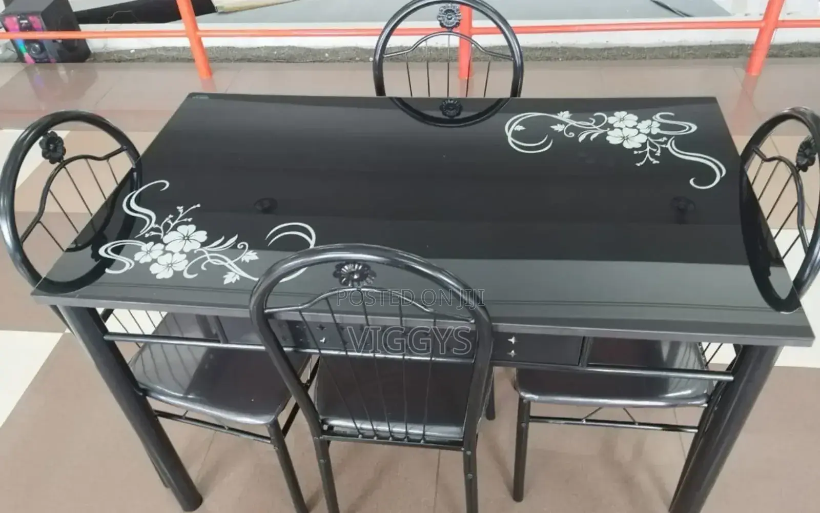 Awesome Executive 4 Sitter Dinning Table Ksh16,500