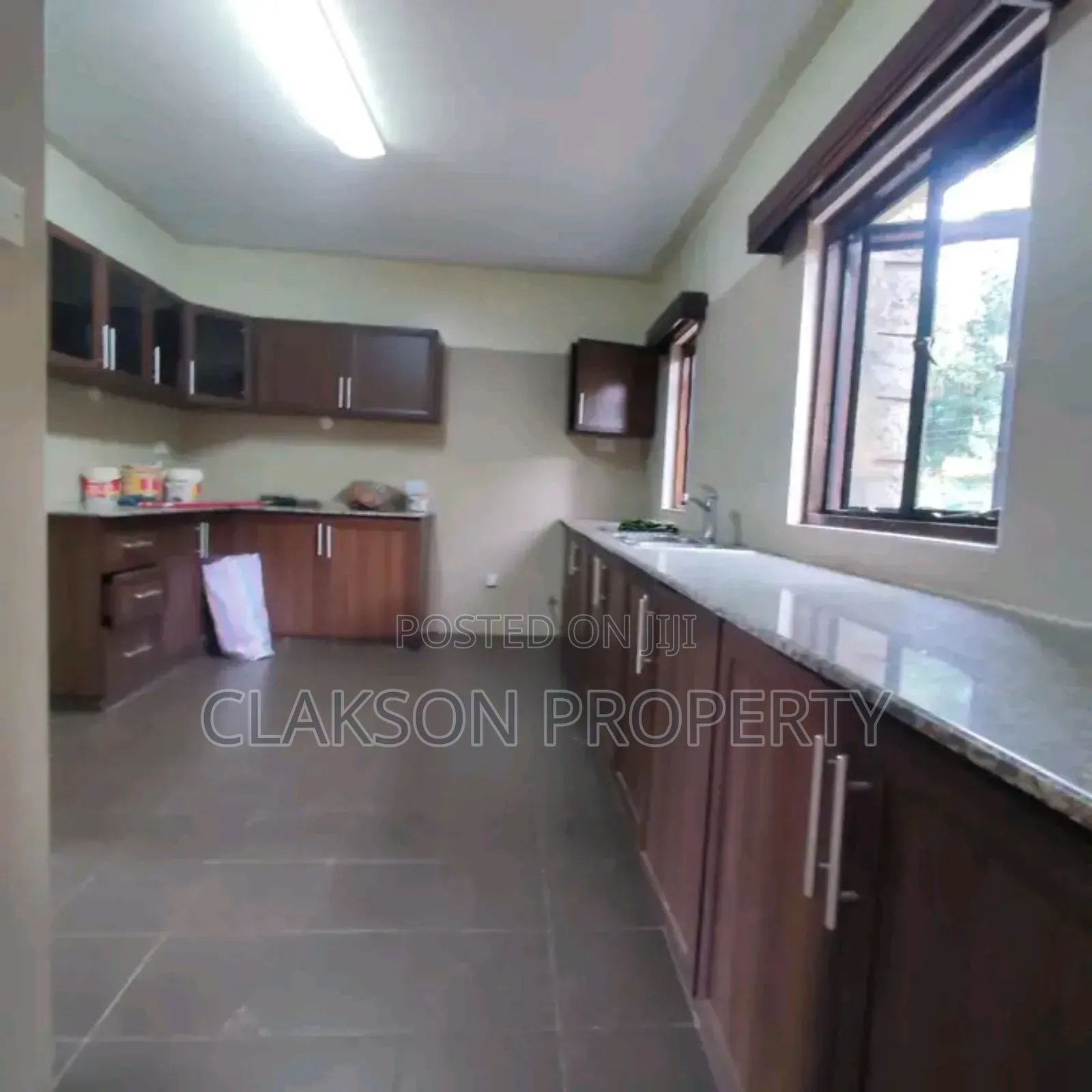 4bdrm Apartment in Riverside for rent