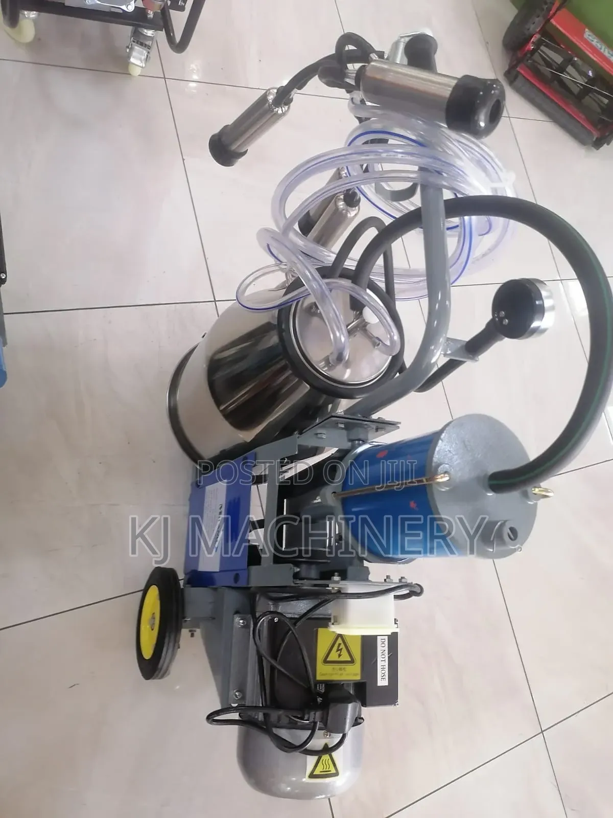 Electric Single Cow Milking Machine Milano Brand