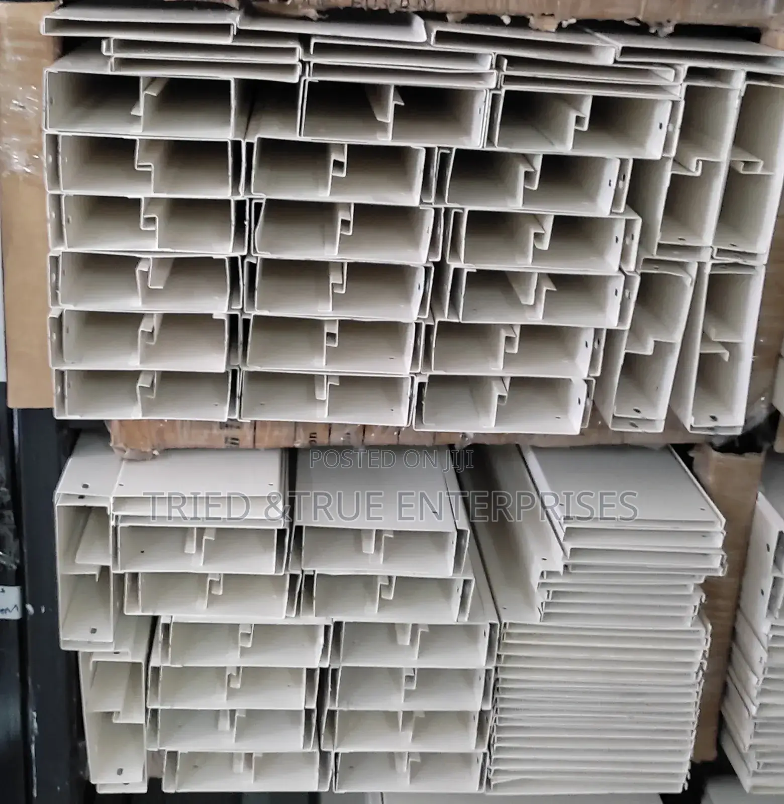 Metallic Trunkings 4 by 2 (100*50)