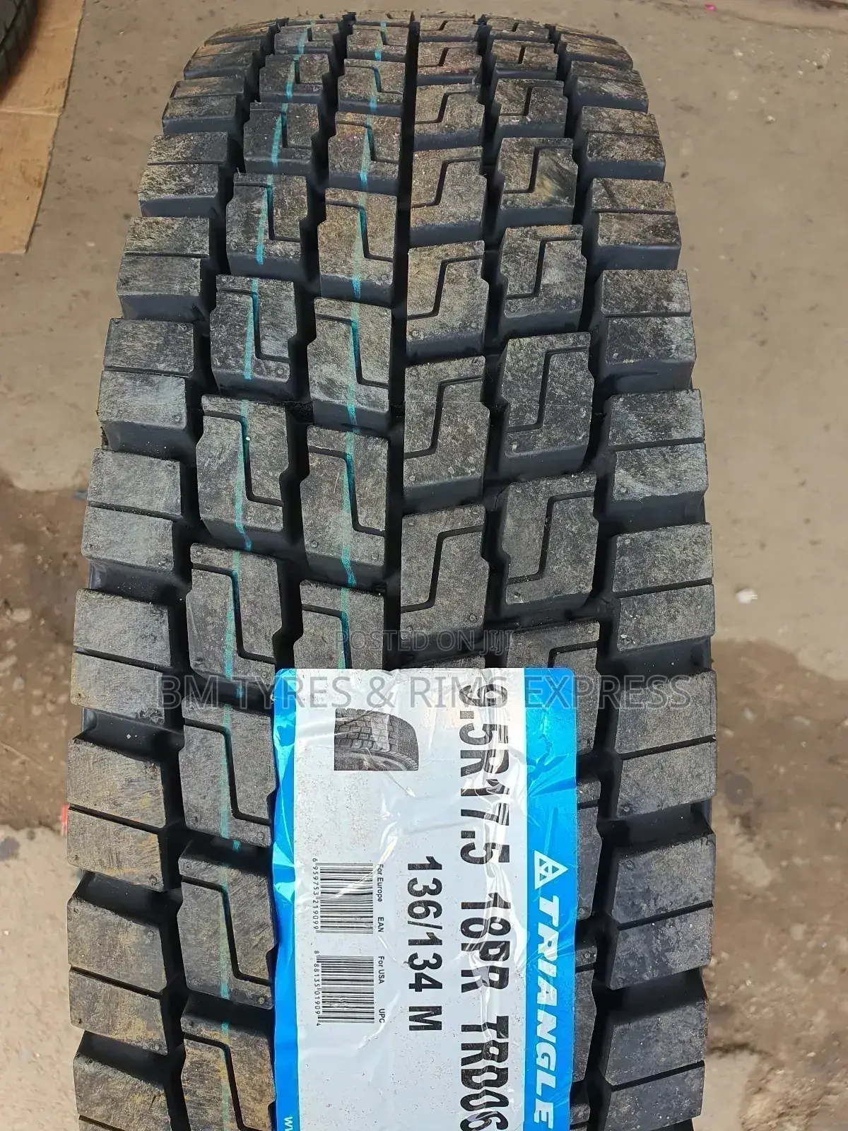 9.5 R17.5 Triangle Tyres (Diff)