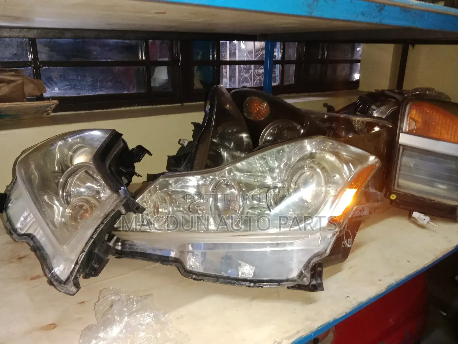 Nissan Fuga Xenon Headlights