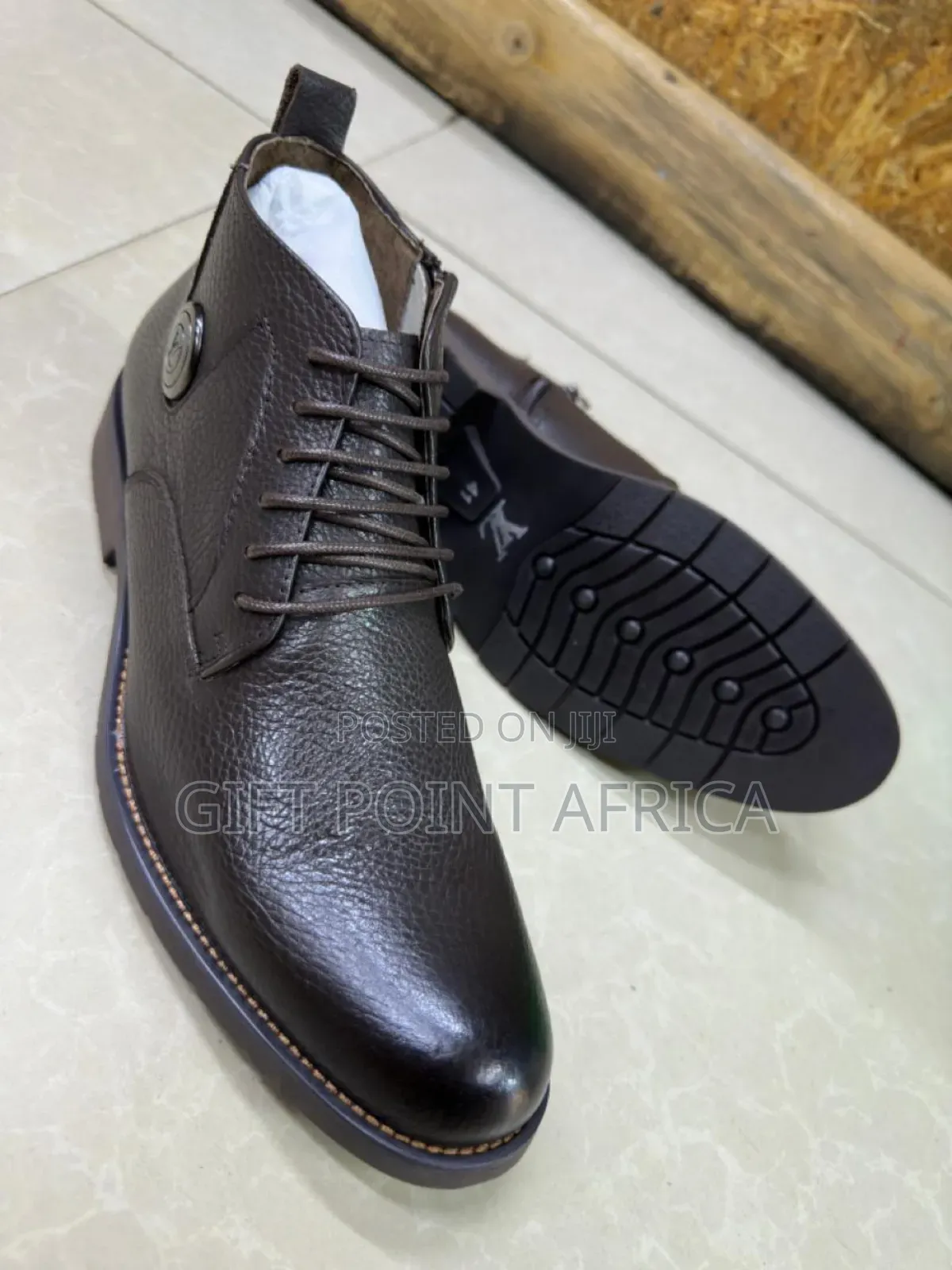 Lv Official Leather Boots for Men