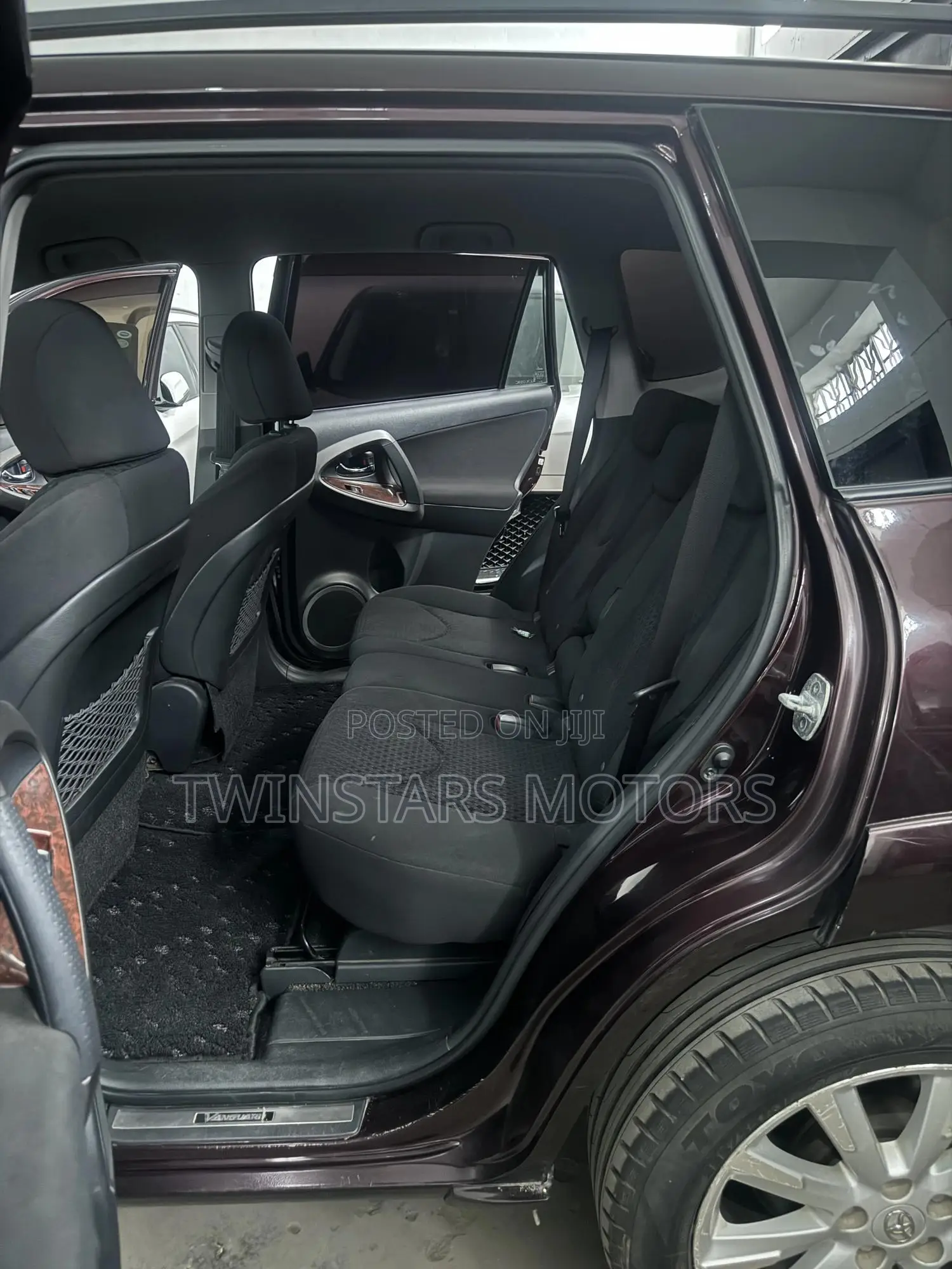 Toyota Vanguard 2012 Purple