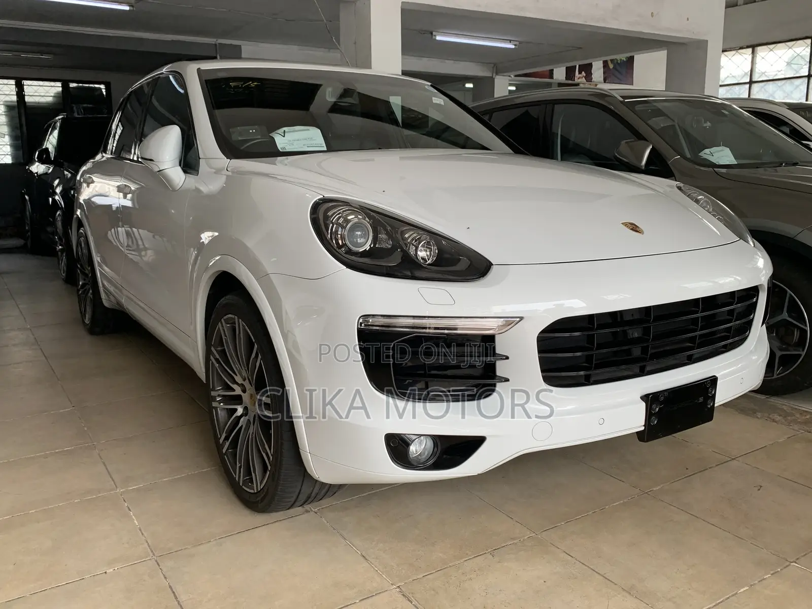 Porsche Cayenne Base AWD 2017 Off white
