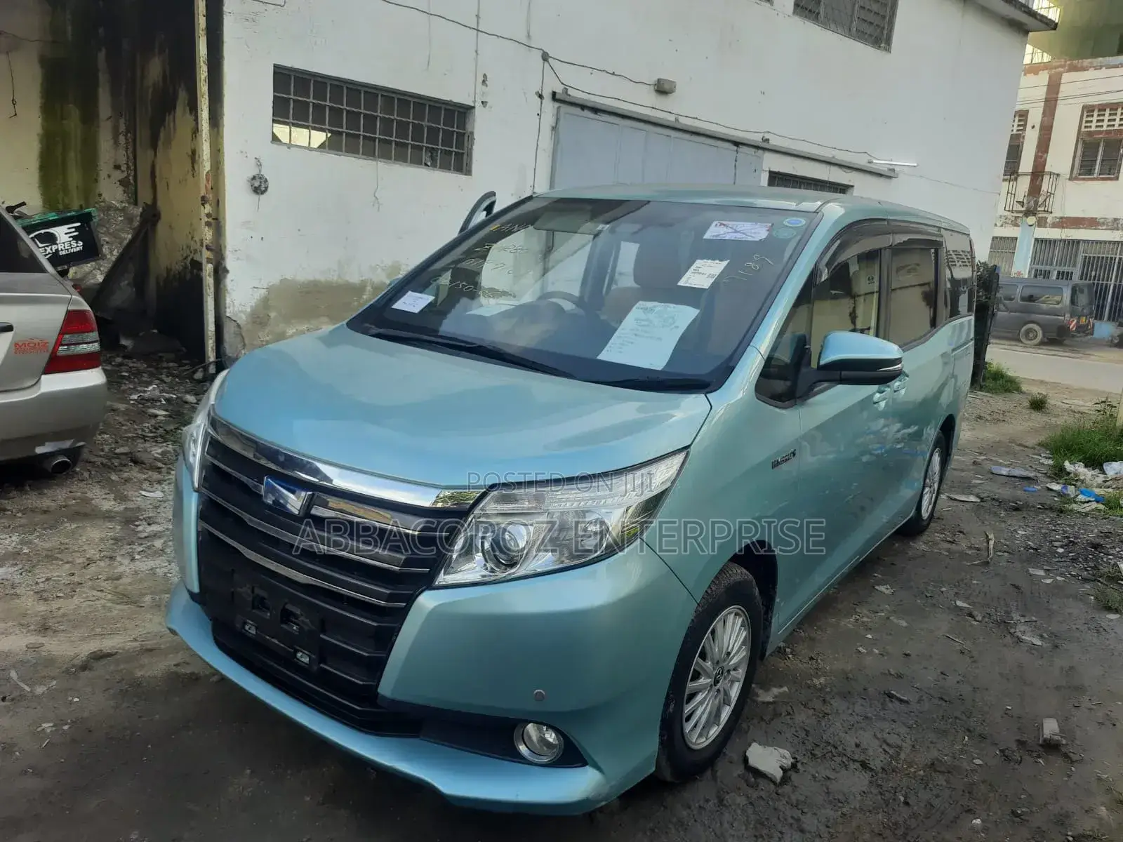 Toyota Noah 2.0 AWD (8 Seater) 2017 Teal