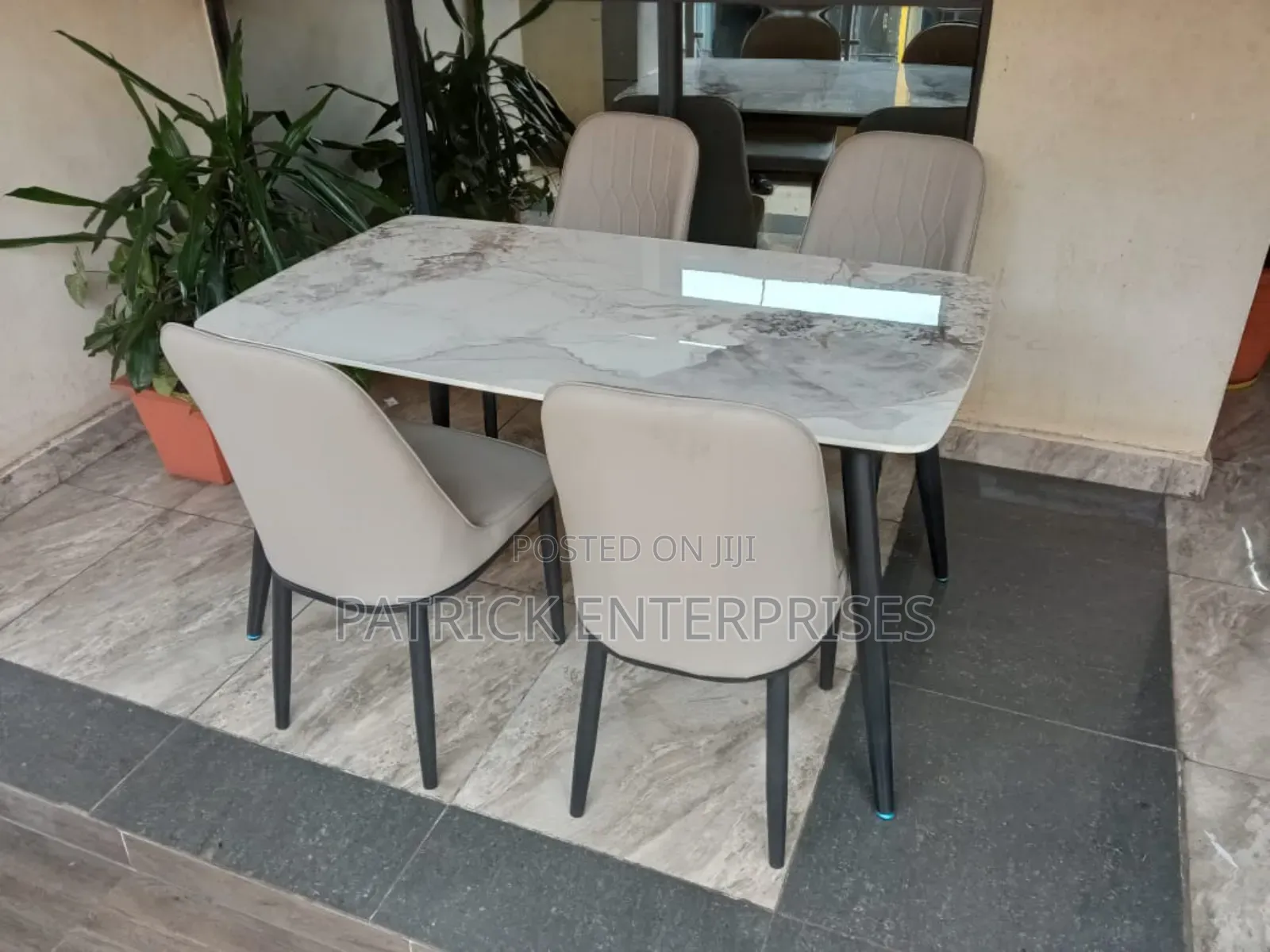 Impotent Modern Marble Dining Table 4 Seater