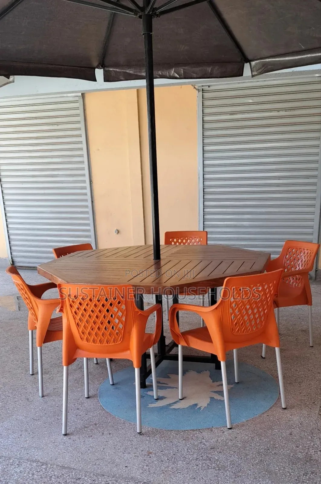 Restaurant Plastic Chairs With Metal Tubing Legs