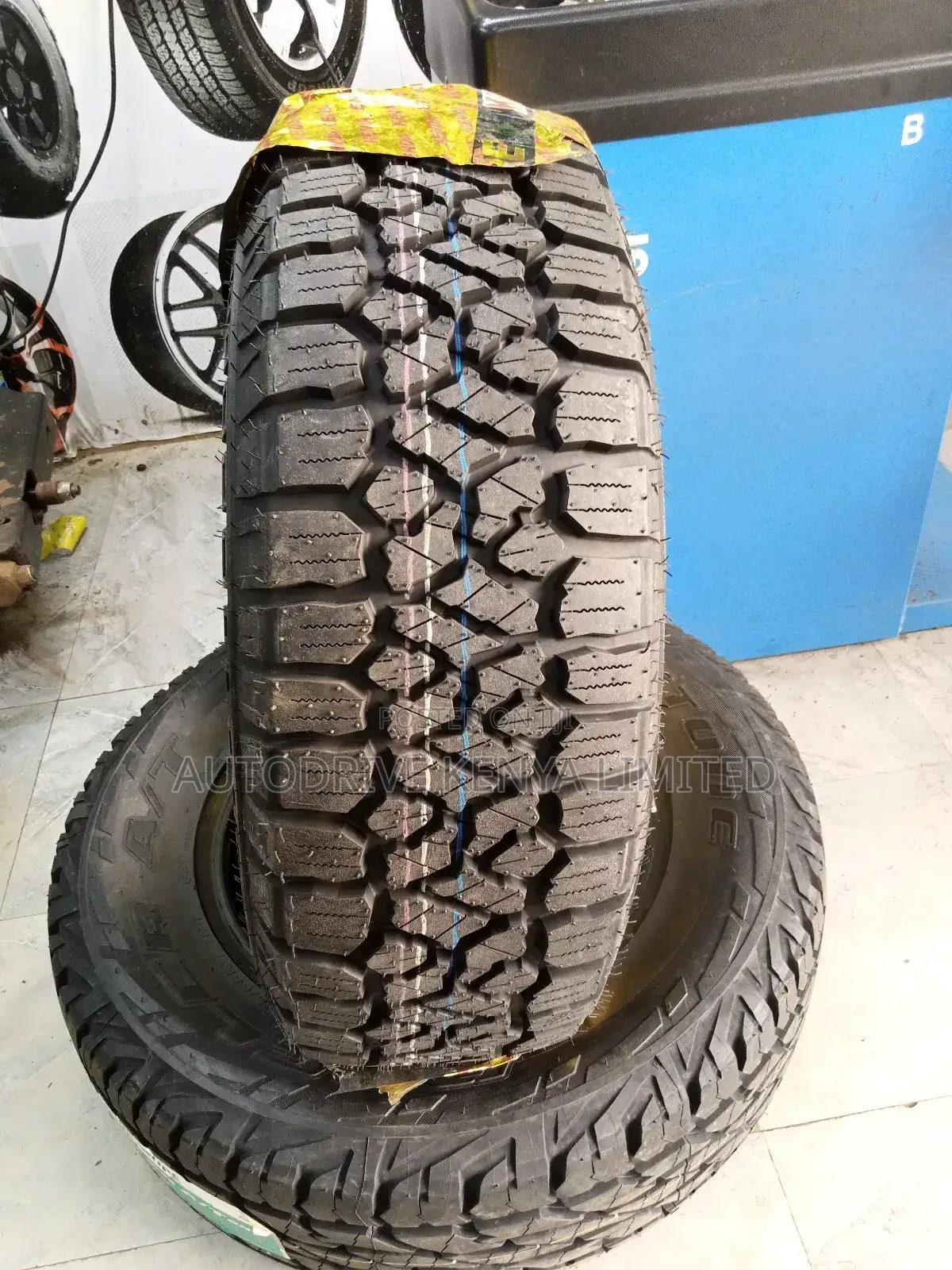 235/65r17 KENDA All-Terrain Tire