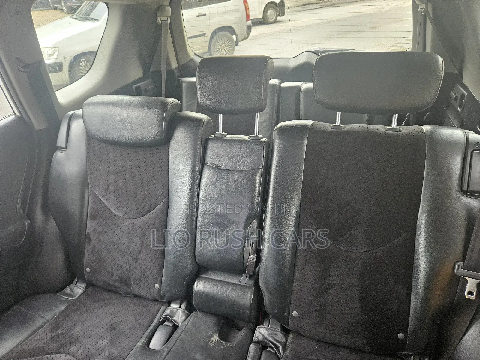Toyota Vanguard 2011 White