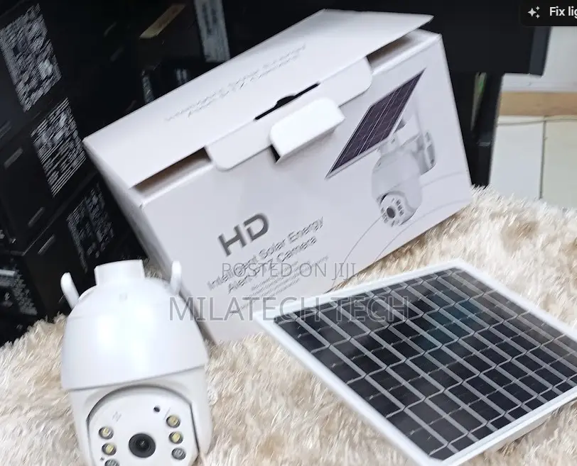 Reliable 4G PTZ Solar Powered Camera With Solar Panel