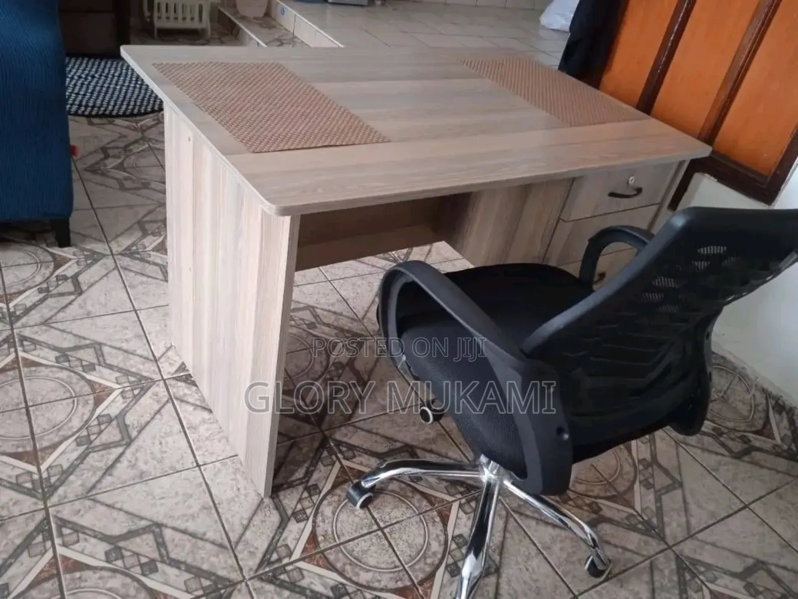 Quality Brand New Office Chair and Desk