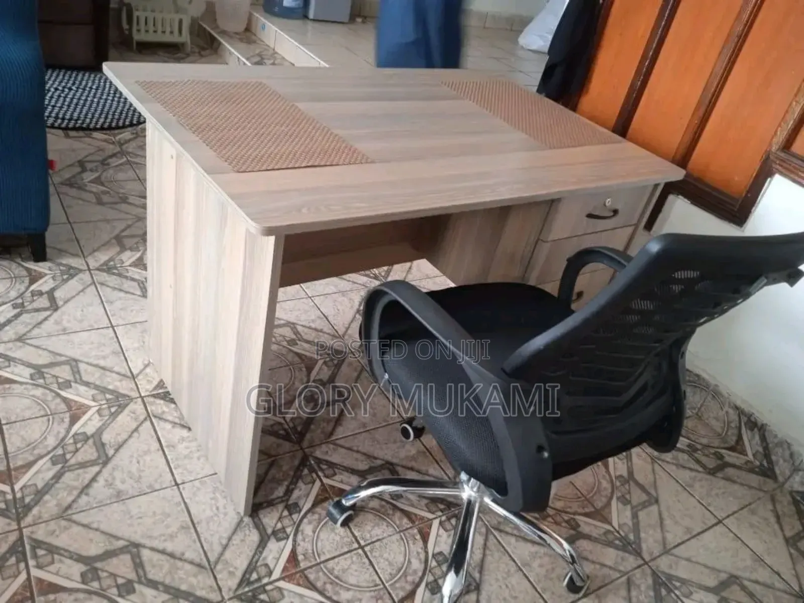 Quality Brand New Office Chair and Desk